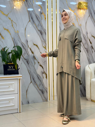 KADO ÖNÜ KISA ARKASI UZUN ETEKLİ PANTOLONLU TAKIM 251267