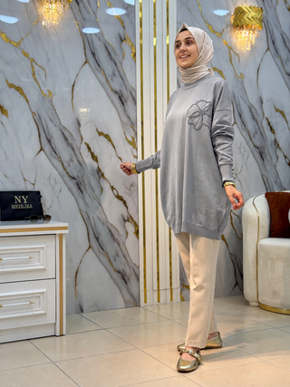 NY MEHLİKA YAKA GÜL İŞLEMELİ SOĞUK İP TUNİK 3303