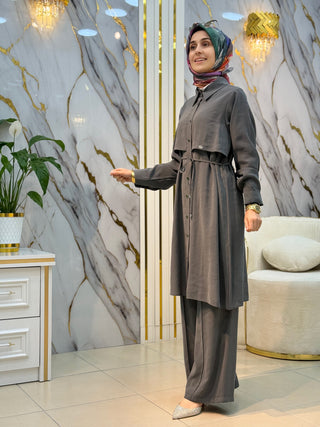 TRİPEN DÜĞMELİ ÖNÜ DÜĞMELİ VE BEL BAĞLAMALI TENSEL TAKIM 3518