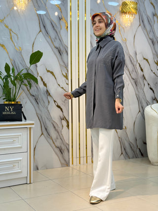 KADO ÖNÜ ÇİÇEK TAŞ İŞLEMELİ TENSEL GÖMLEK 263364