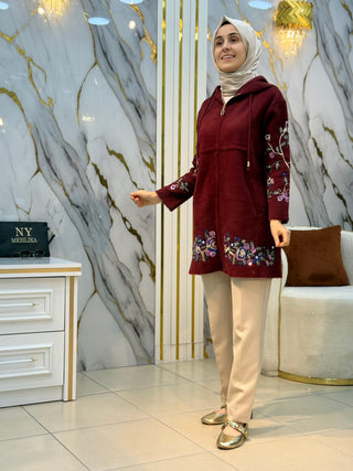 GÜLSELİ KOLLARI VE ETEK UÇLARI ÇİÇEK PUL İŞLEMELİ ANGORA KAPÜŞONLU CEKET 261415